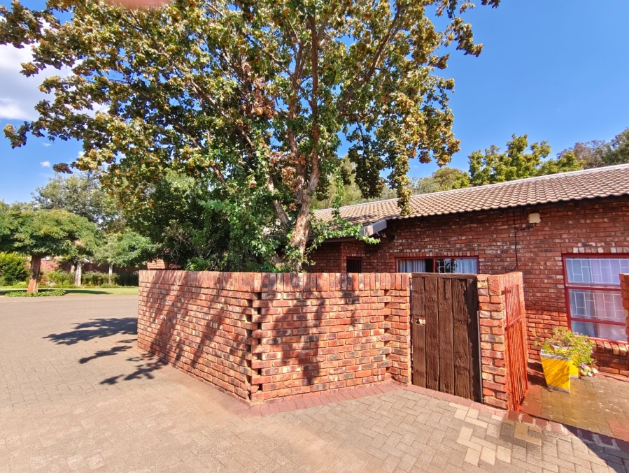 To Let 2 Bedroom Property for Rent in Langenhovenpark Free State